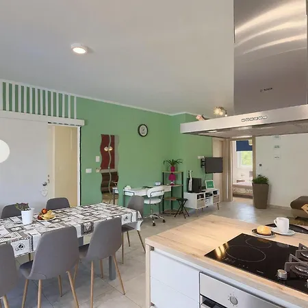 Villa May Semesterbostad *