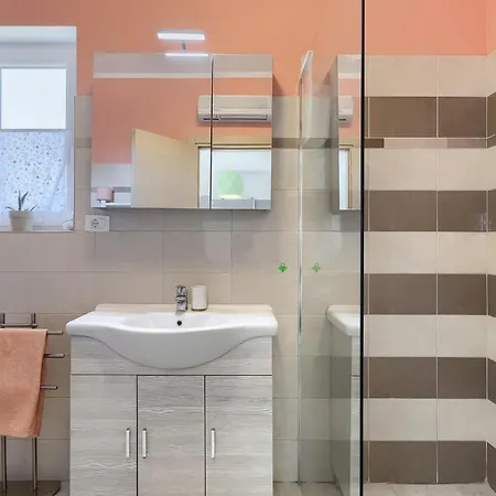 Villa May Semesterbostad *