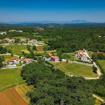 Villa May بوريتش